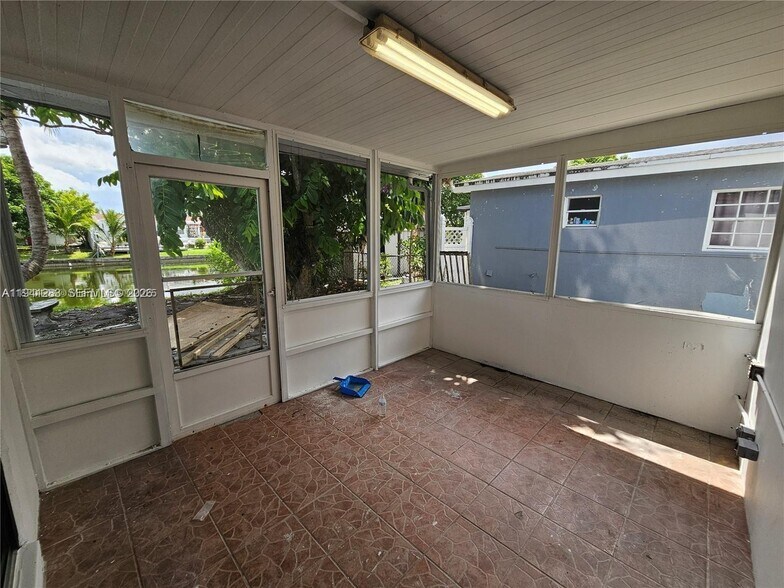 Building Photo - 7908 Granada Blvd