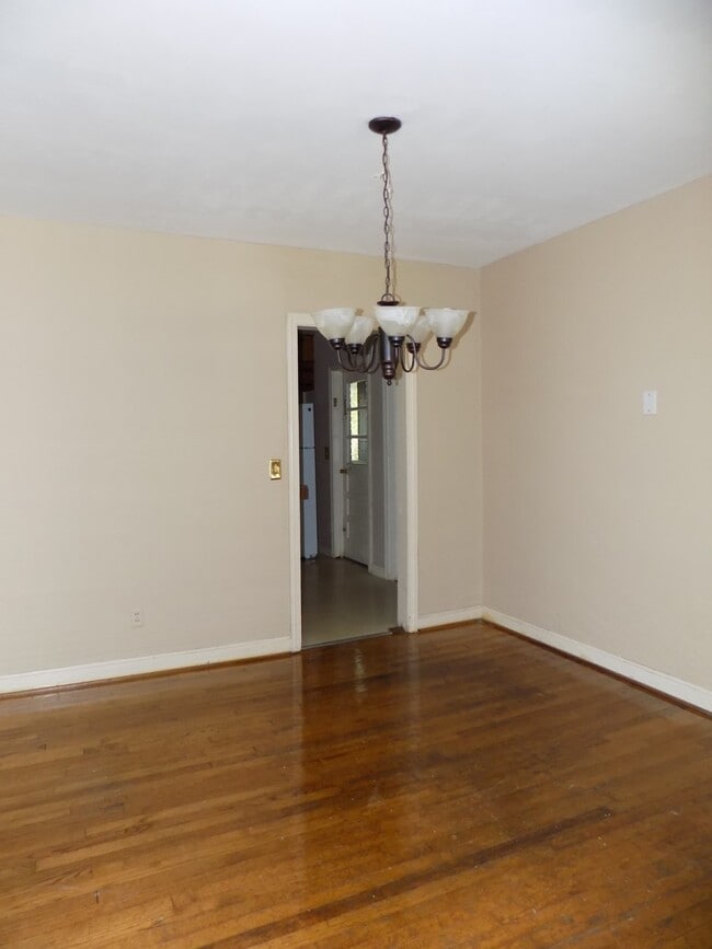 Building Photo - 507 Dogwood St