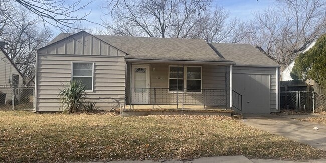 Primary Photo - 2469 S Mosley