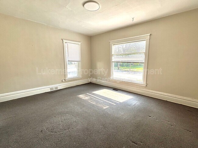 Building Photo - 530 Locust St