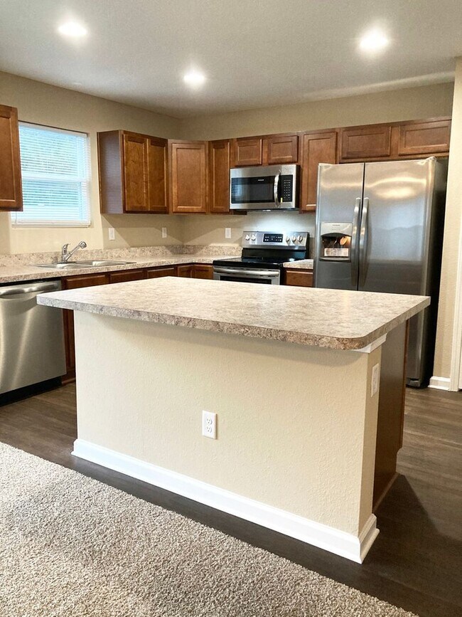 Building Photo - Roomy 3BR Home in NW Jacksonville – 2.5 Ba...