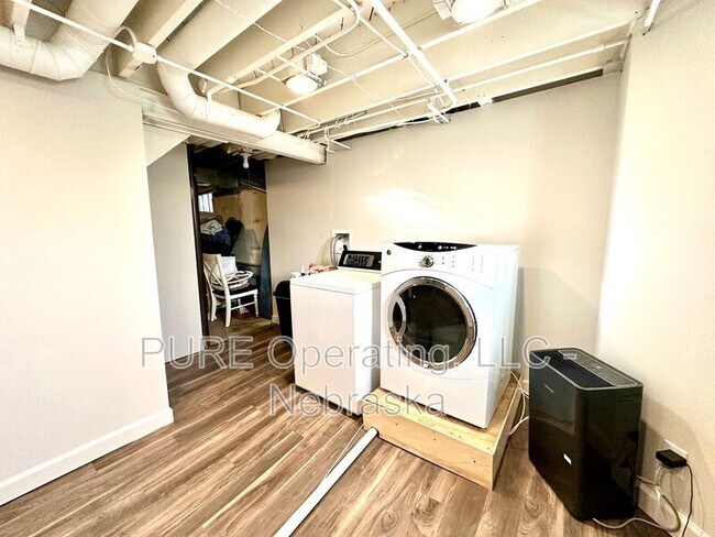 Building Photo - 4928 Happy Hollow Blvd