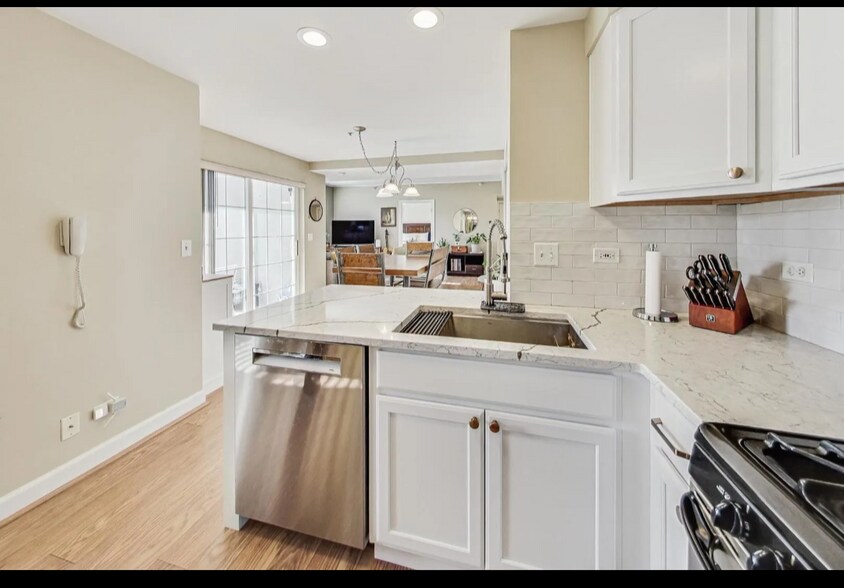 Building Photo - 245 Burlington Ave