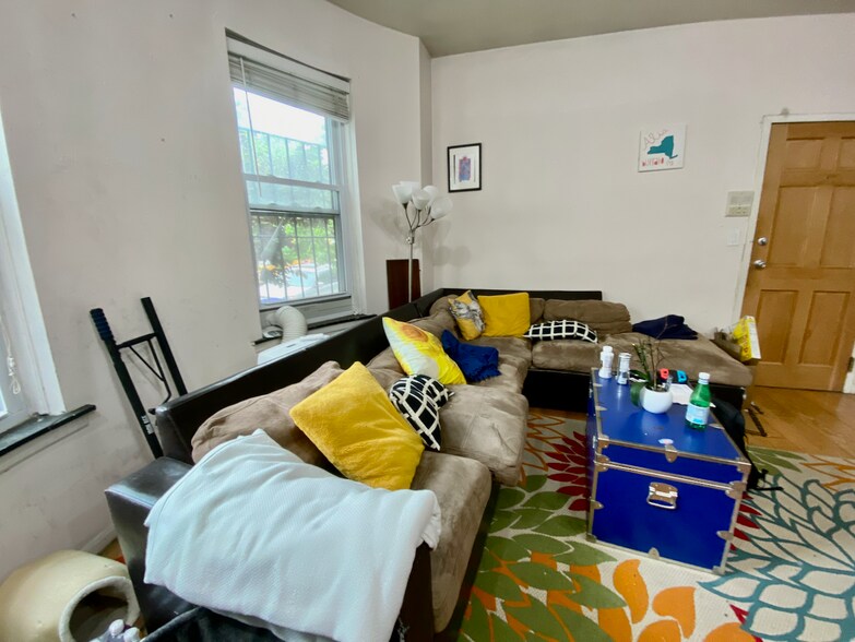 Building Photo - 204 Northampton St