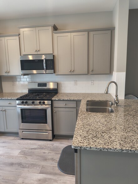 Building Photo - 15116 Hogshead Way