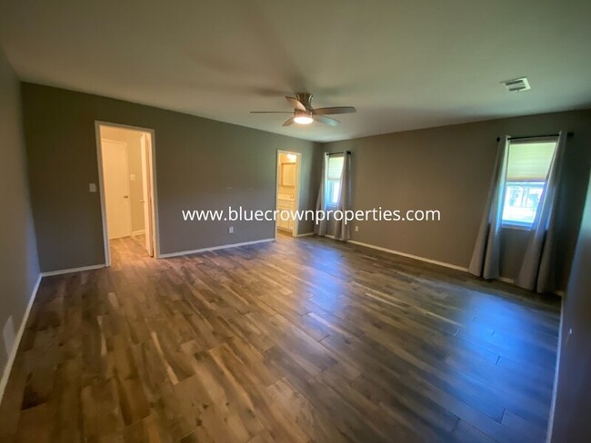 Building Photo - 9 Brookfield Ct