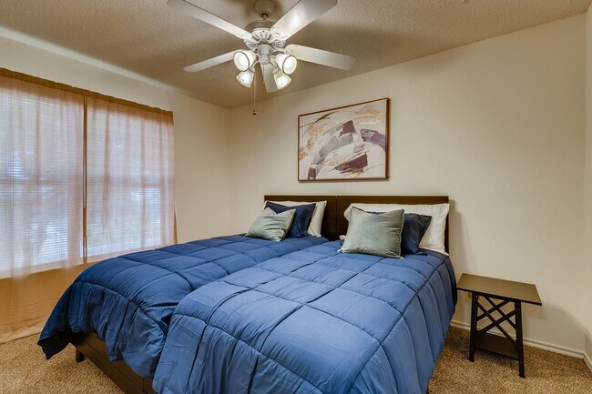 Building Photo - BEAUTIFUL HOME  |  OPEN CONCEPT  |  3 LIVING AREAS  |  FURNISHED OPTION  |  NEAR SCHOOLS & SHOPPING