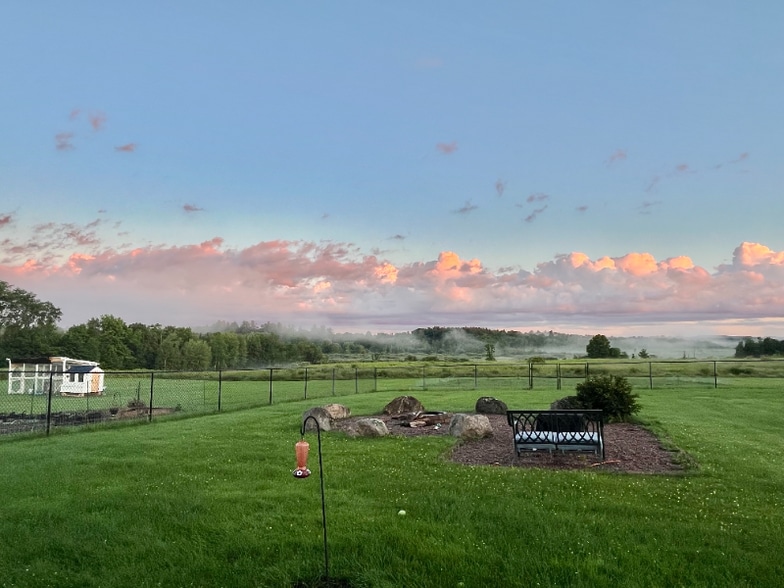 Building Photo - 40020 Selos Rd