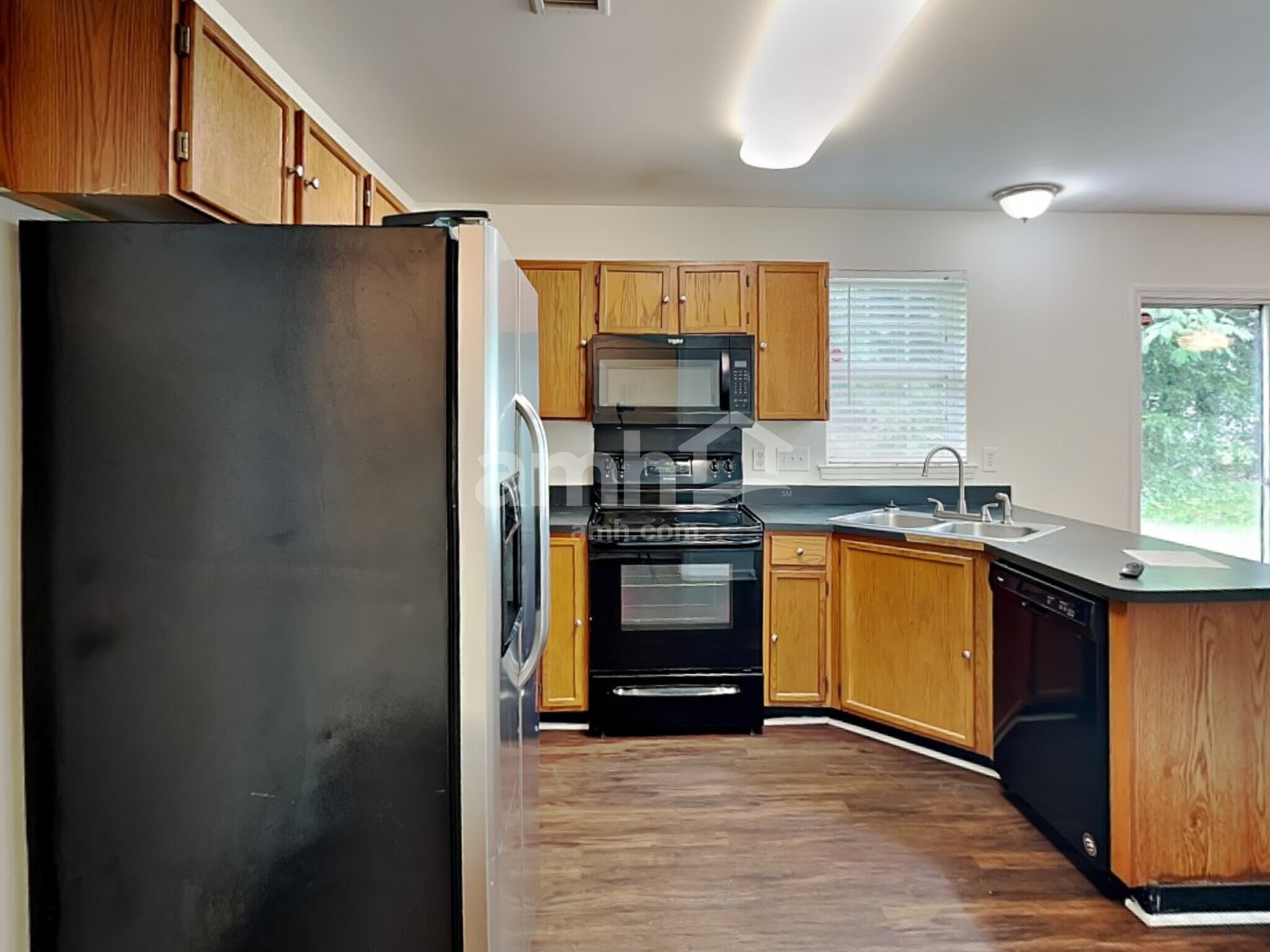 Building Photo - 1317 Charidge Ln