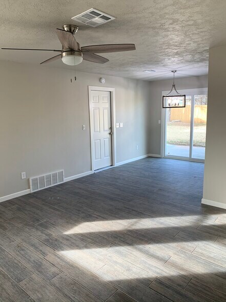 Building Photo - 217 E 30th St