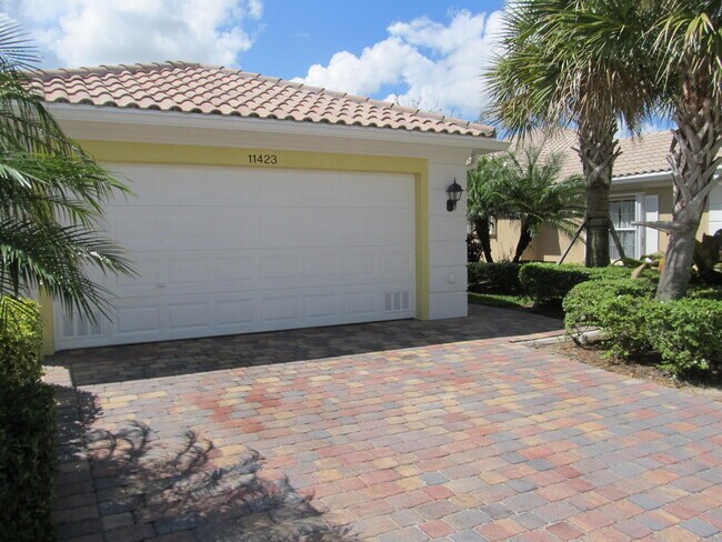 Primary Photo - 11423 SW Pembroke Dr