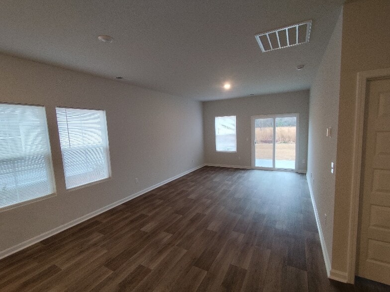 Building Photo - 2033 Osprey Isle Ln SW