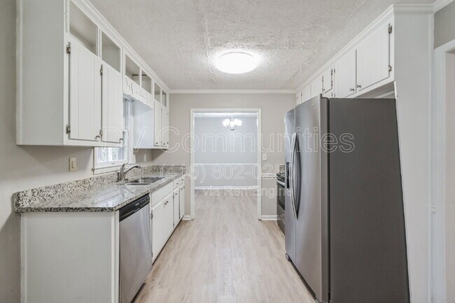 Building Photo - 1605 Sugar Plum Dr SW