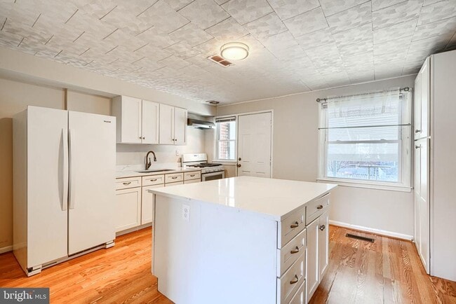 Building Photo - 602 Aldworth Rd