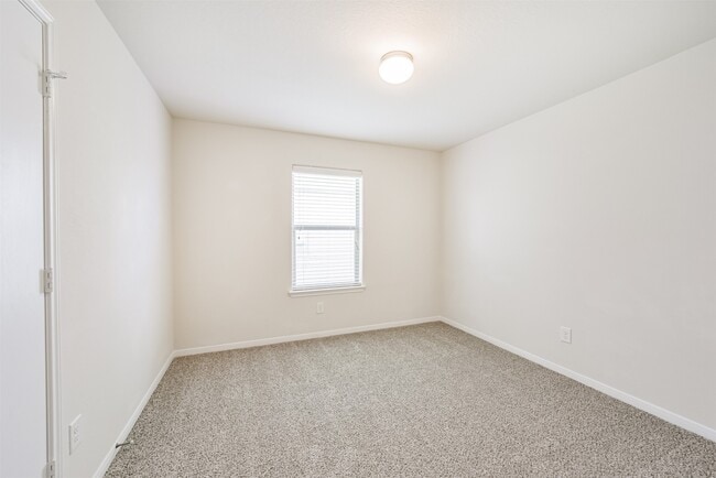 Building Photo - 21323 Slate Crossing Ln
