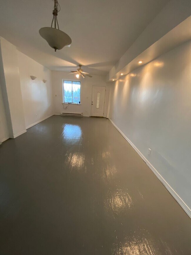 Building Photo - 80-82 Graham Avenue