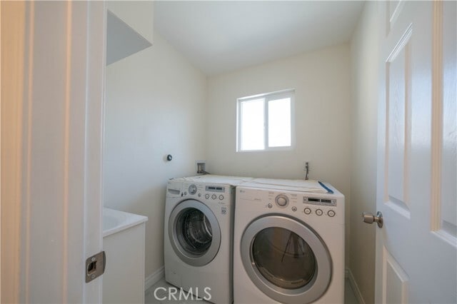 Building Photo - 517 N Soldano Ave