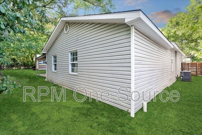 Building Photo - 117 Ida St