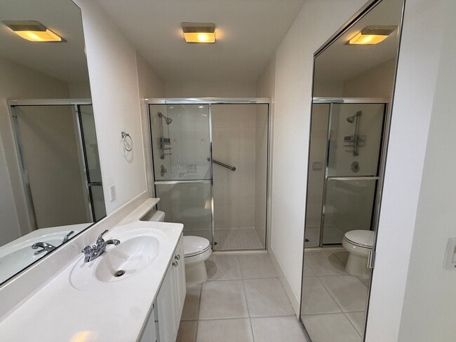 Building Photo - Elegant 2 Bedroom 2 Bath Villa Villagewalk in Palmer Ranch