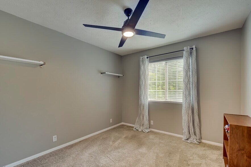 Building Photo - 17904 Karen Cir