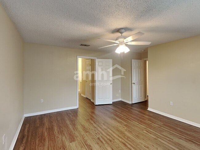 Building Photo - 3275 Hunters Chase Loop