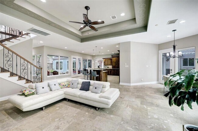 Building Photo - 910 Peachwood Bend Dr