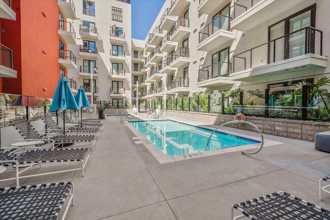 Building Photo - 315 J St