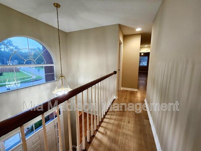 Building Photo - 21 Cobblestone Ct