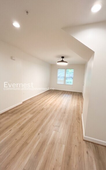 Building Photo - 42536 Mayflower Terrace
