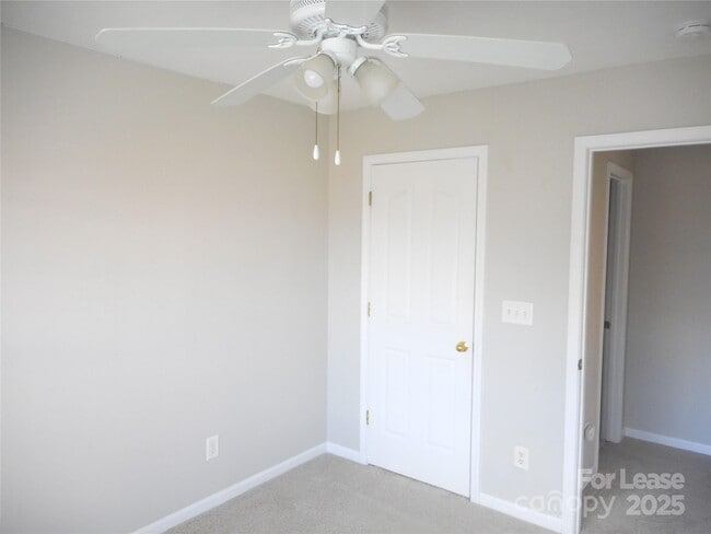 Building Photo - 3804 York Aly