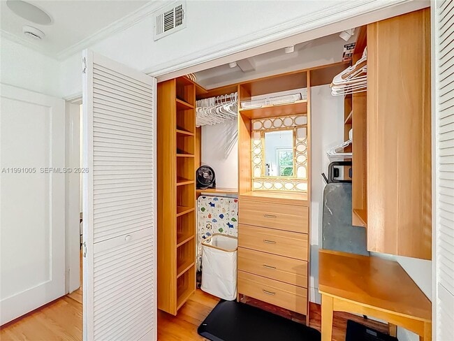 Building Photo - 1419 NE 4th Ct