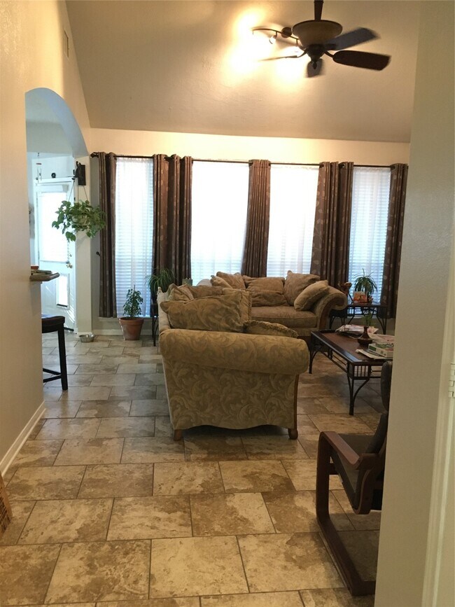 Building Photo - 17206 Stonebridge Trail