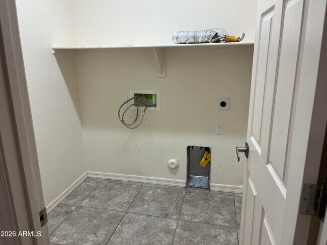 Building Photo - 15728 N 182nd Ln