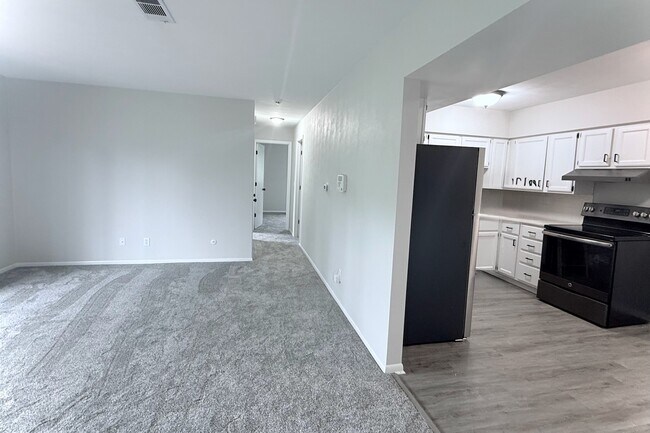 Building Photo - 5102 25th Ave Ct