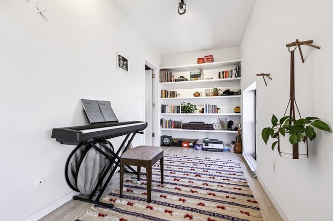 Building Photo - 464 Central Ave