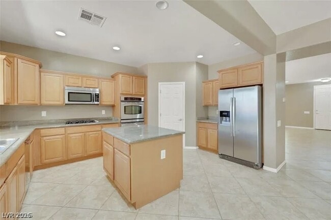 Building Photo - 2501 Bechamel Pl