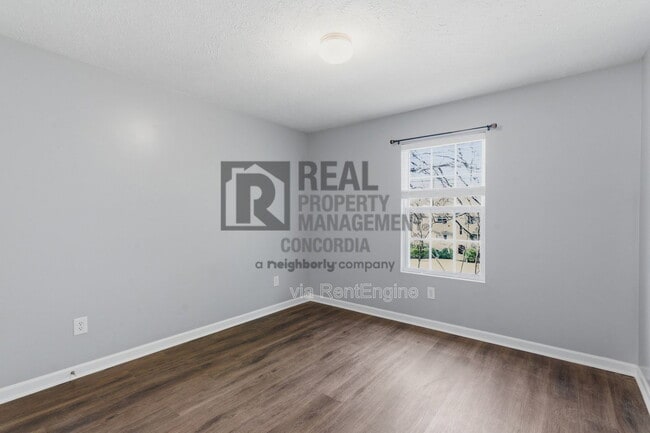 Building Photo - 1518 Hamden Dr