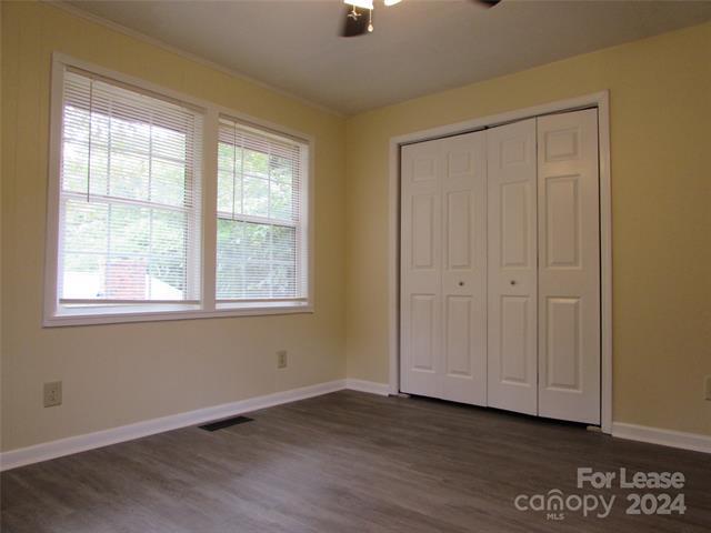 Building Photo - 307 Garfield St