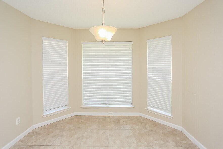Building Photo - 4214 Worth Forest Dr