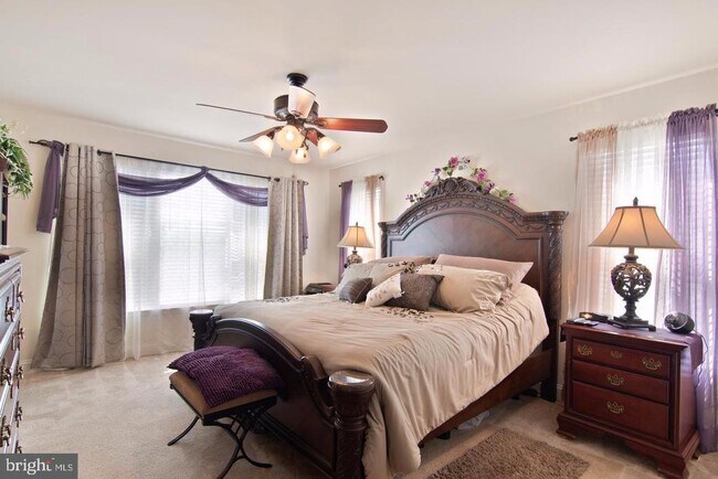 Building Photo - 2613 Glenriver Way