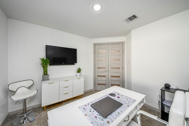Building Photo - 28938 Yukon River Ct