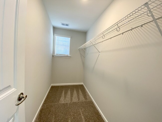 Building Photo - Four Bedroom Home in Millstone Landing!