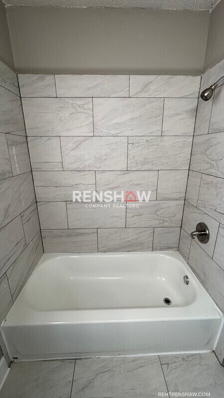 Building Photo - 1526 Railton Rd