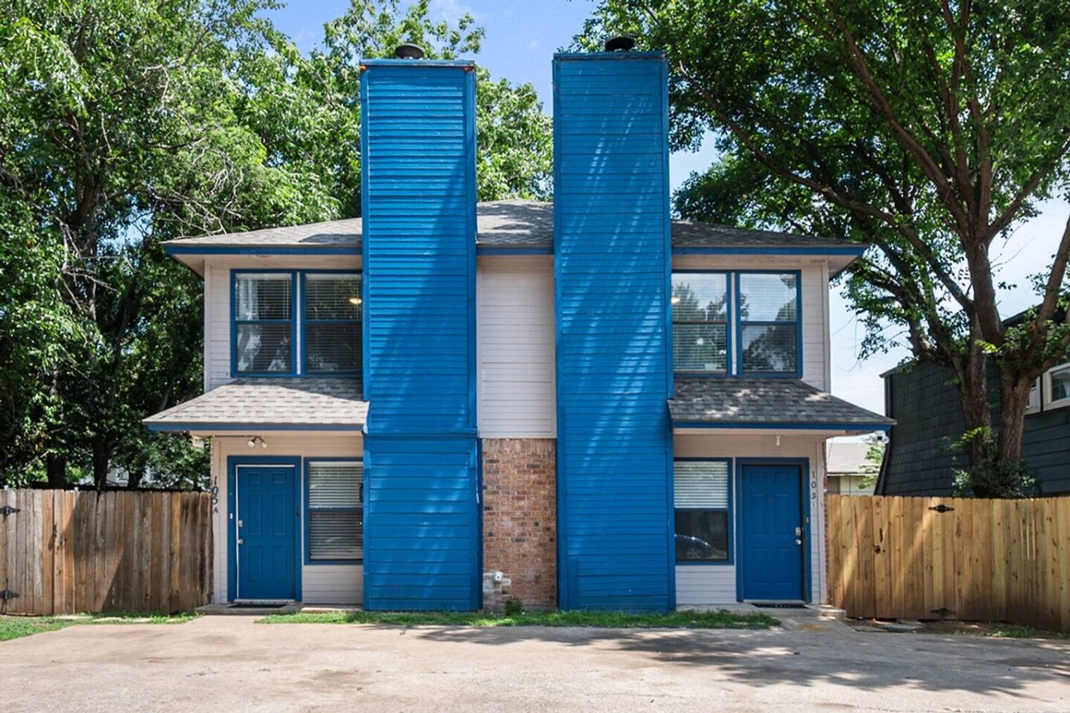 Building Photo - 105 Maple St