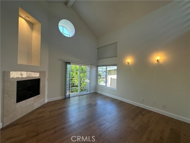 Building Photo - 13508 Moorpark St