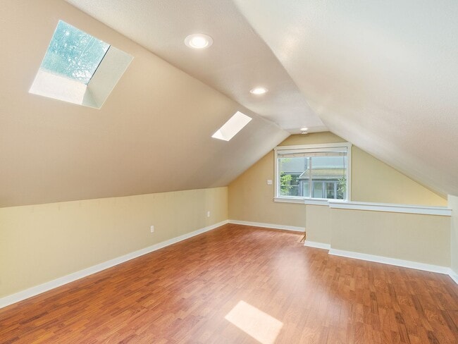 Building Photo - 2154 NW Everett St