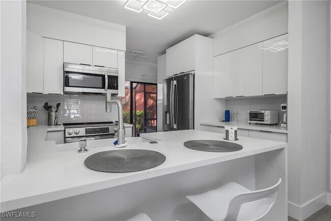 Building Photo - 201 S Collier Blvd