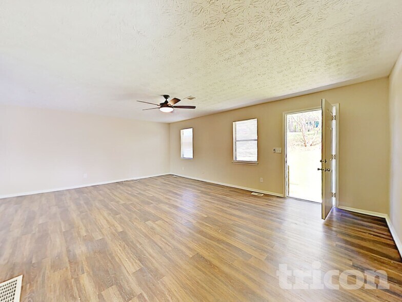Building Photo - 3638 Mansfield Ln