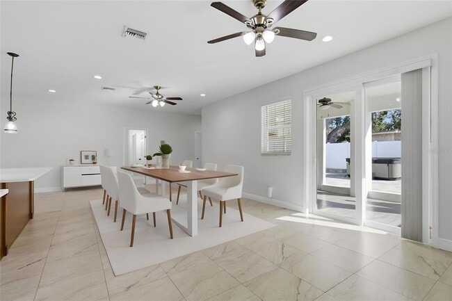 Building Photo - 810 W Whatley Pl