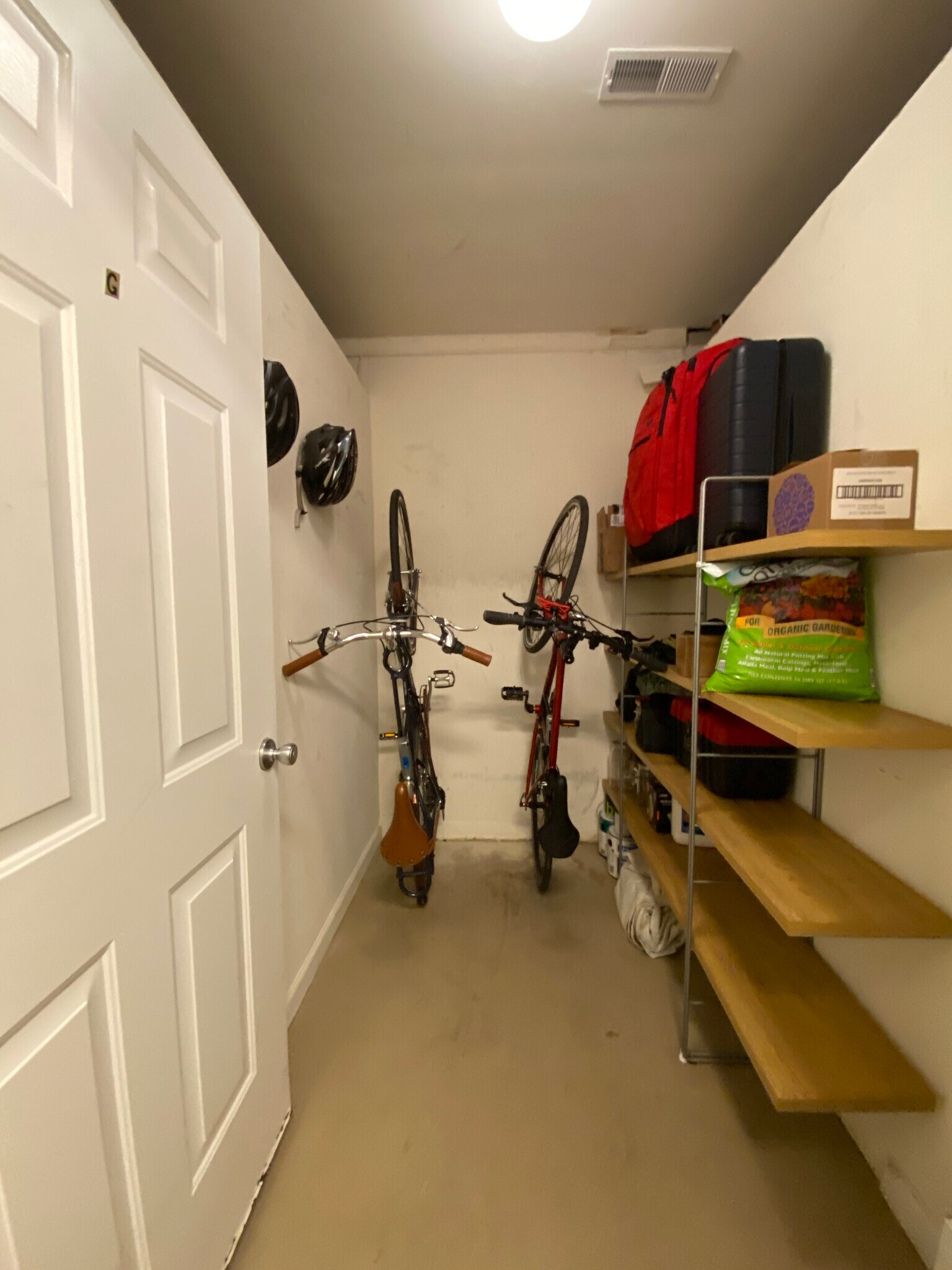 Private storage unit - 1354 Euclid St NW